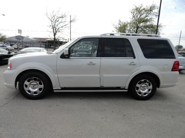 Lincoln Navigator 2005 photo 14