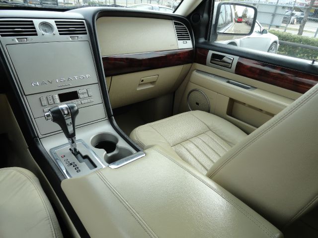 Lincoln Navigator 2005 photo 15