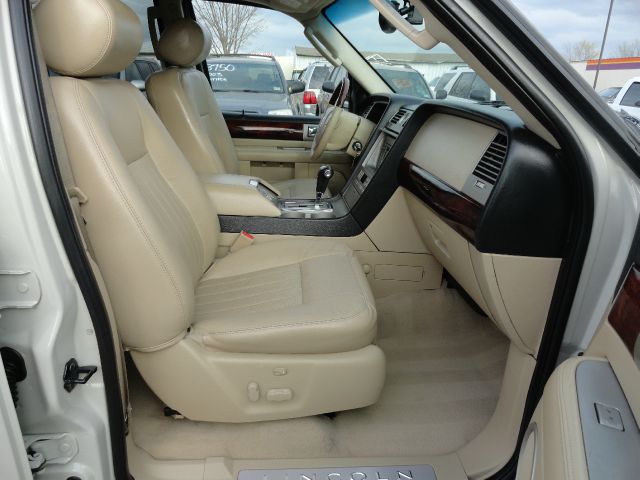 Lincoln Navigator 2005 photo 19