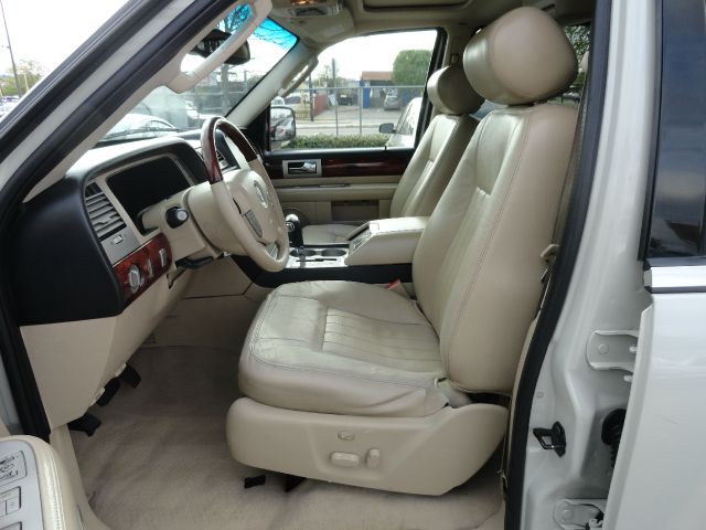 Lincoln Navigator 2005 photo 22