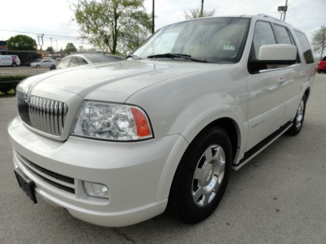 Lincoln Navigator 2005 photo 3