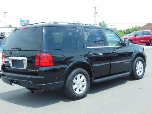 Lincoln Navigator 2005 photo 3