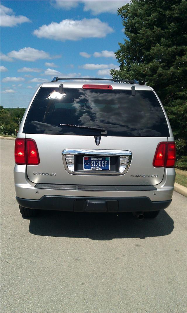 Lincoln Navigator 2005 photo 2