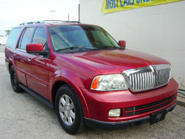 Lincoln Navigator 2005 photo 2