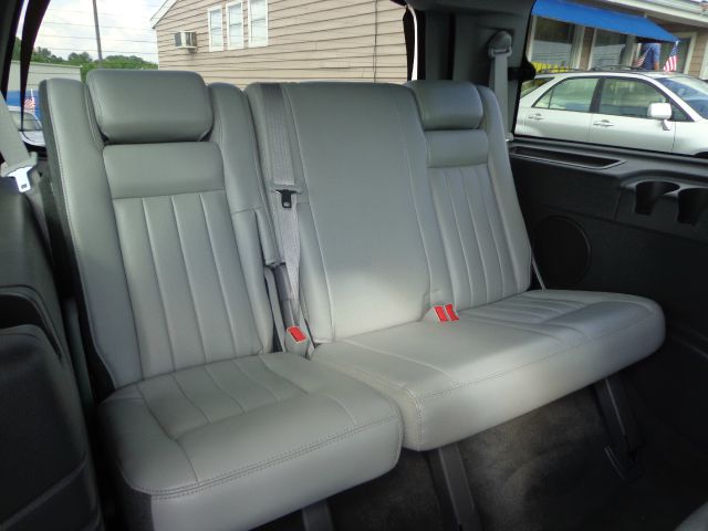 Lincoln Navigator 2005 photo 3