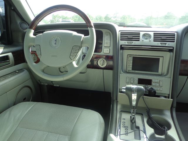 Lincoln Navigator 2005 photo 7