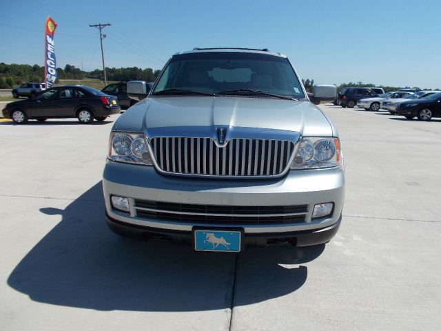 Lincoln Navigator 2005 photo 1