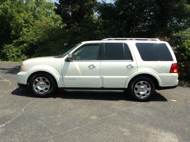 Lincoln Navigator 2005 photo 3