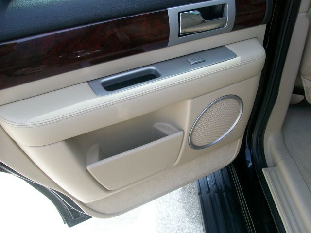 Lincoln Navigator 2005 photo 16