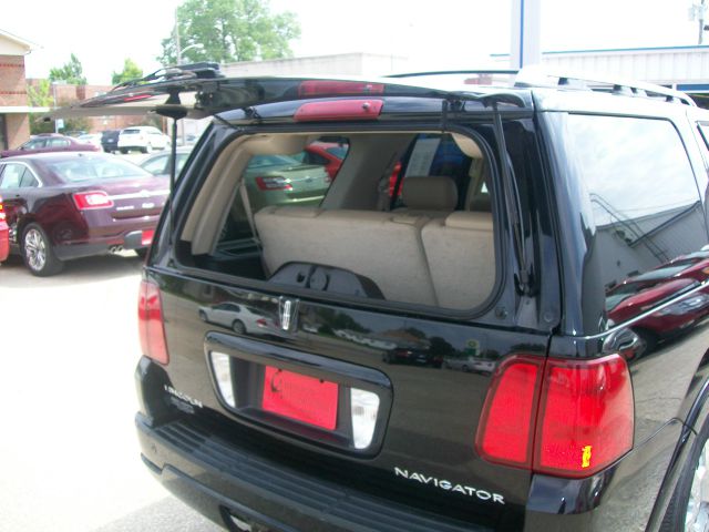 Lincoln Navigator 2005 photo 26