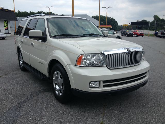 Lincoln Navigator 2005 photo 3