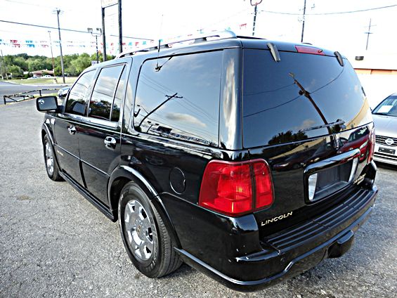 Lincoln Navigator 2005 photo 3