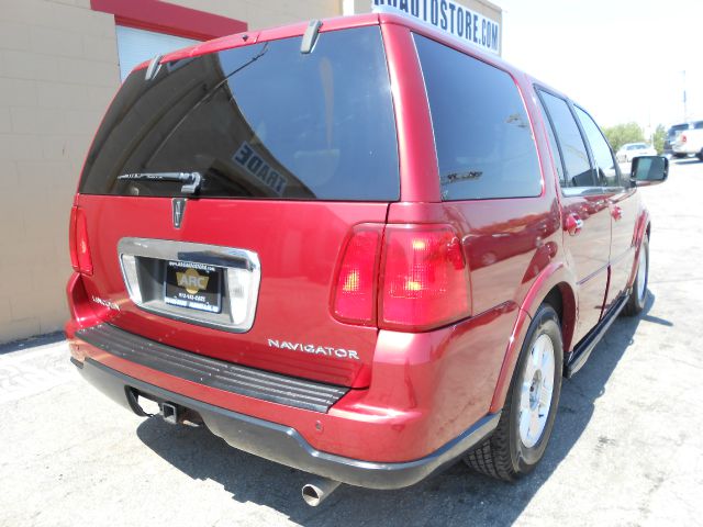 Lincoln Navigator 2005 photo 2