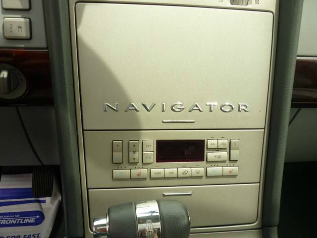 Lincoln Navigator 2005 photo 14
