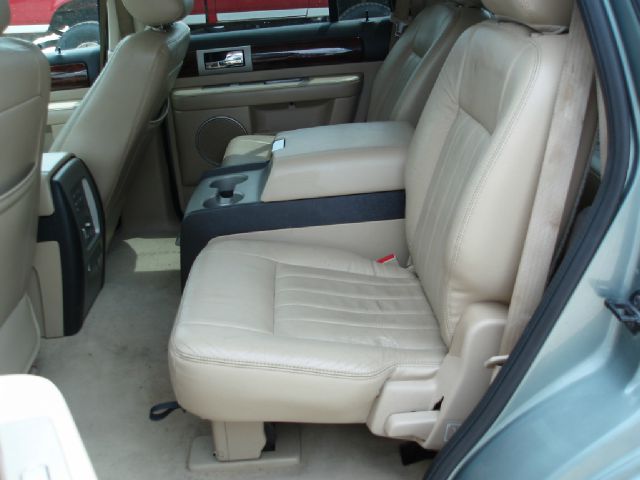 Lincoln Navigator 2005 photo 23