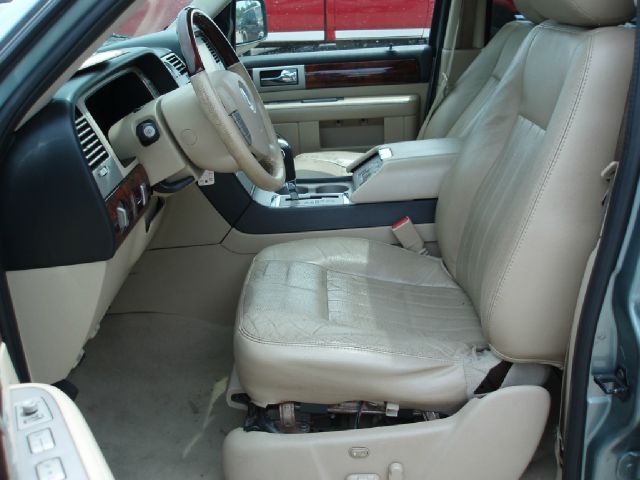 Lincoln Navigator 2005 photo 24