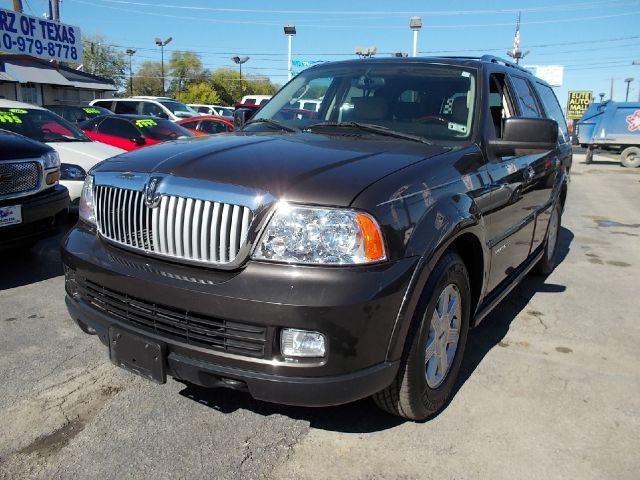 Lincoln Navigator 2005 photo 4