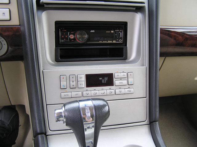 Lincoln Navigator 2005 photo 2