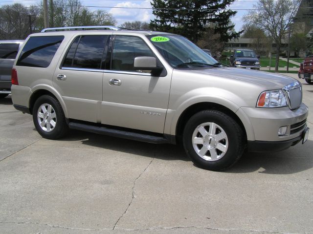 Lincoln Navigator 2005 photo 8