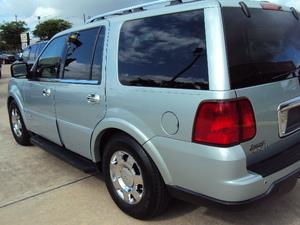 Lincoln Navigator 2005 photo 23