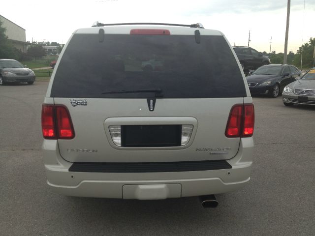 Lincoln Navigator 2005 photo 16