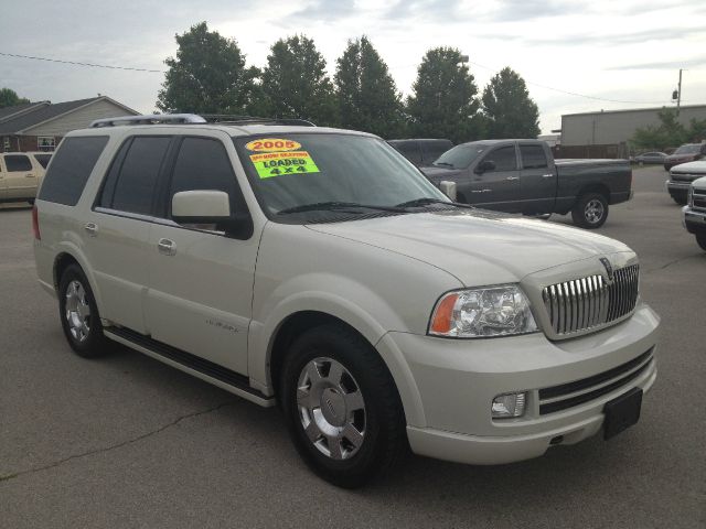 Lincoln Navigator 2005 photo 17