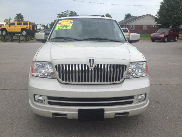 Lincoln Navigator 2005 photo 18