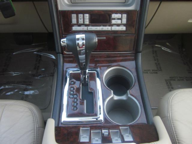 Lincoln Navigator 2005 photo 20