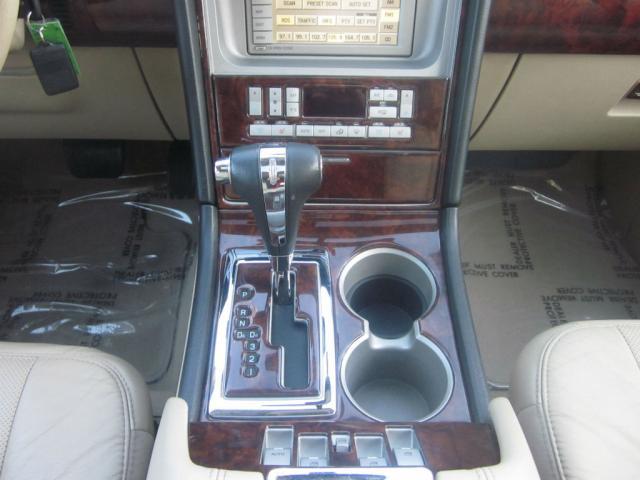 Lincoln Navigator 2005 photo 31