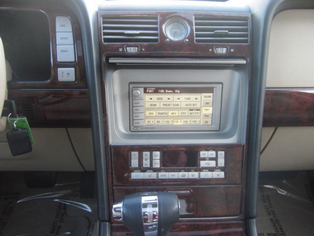 Lincoln Navigator 2005 photo 32