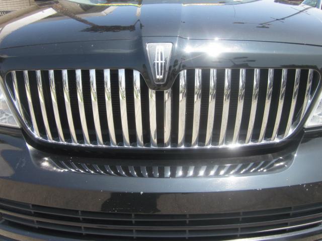 Lincoln Navigator 2005 photo 55