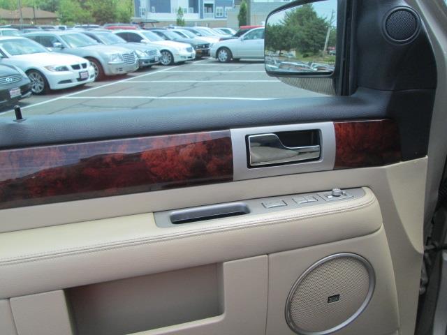 Lincoln Navigator 2005 photo 10