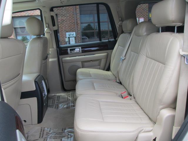 Lincoln Navigator 2005 photo 15