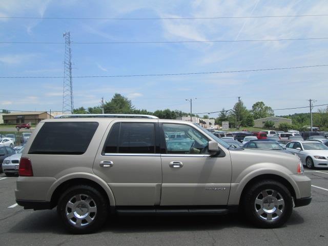 Lincoln Navigator 2005 photo 20