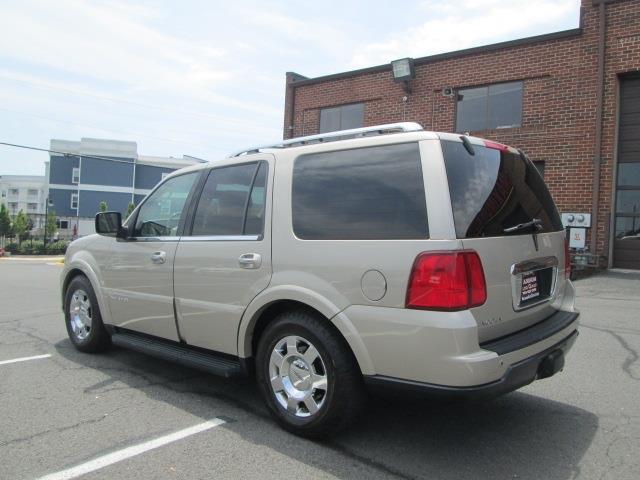 Lincoln Navigator 2005 photo 3