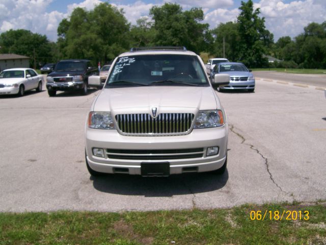 Lincoln Navigator 2005 photo 1