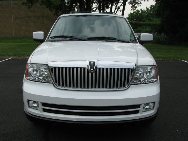 Lincoln Navigator 2005 photo 3