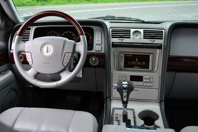 Lincoln Navigator 2006 photo 32