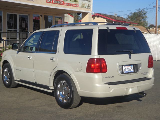 Lincoln Navigator 2006 photo 2