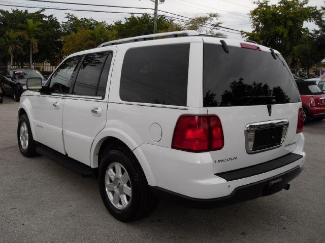 Lincoln Navigator 2006 photo 2