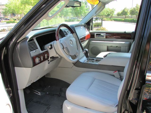 Lincoln Navigator 2006 photo 11