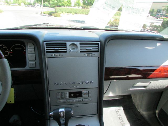 Lincoln Navigator 2006 photo 3