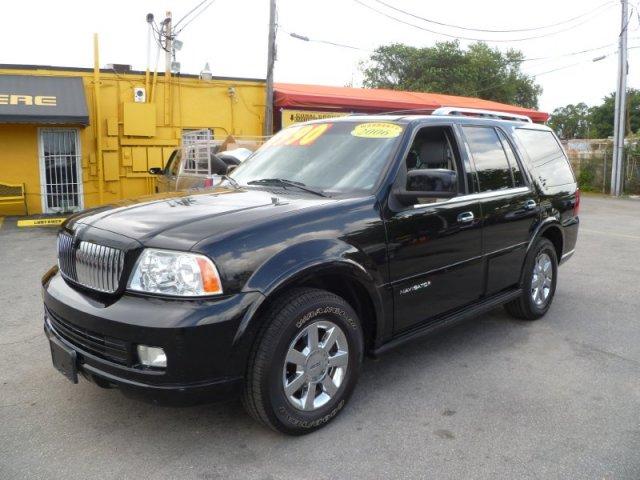 Lincoln Navigator 2006 photo 2