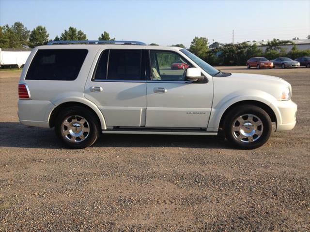 Lincoln Navigator 2006 photo 2