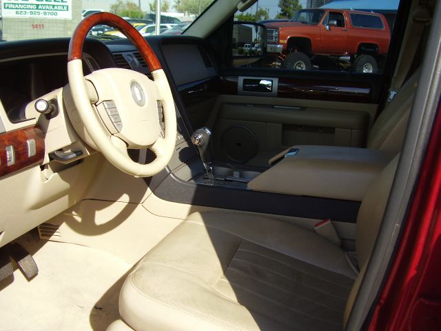 Lincoln Navigator 2006 photo 2