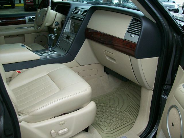 Lincoln Navigator 2006 photo 12