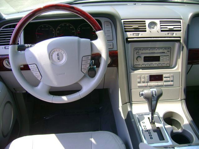 Lincoln Navigator 2006 photo 1