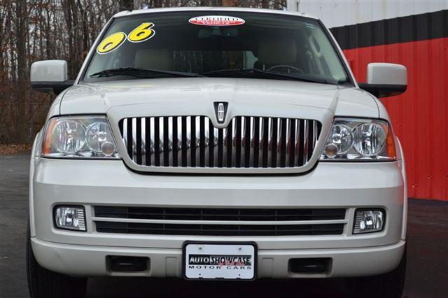 Lincoln Navigator 2006 photo 2