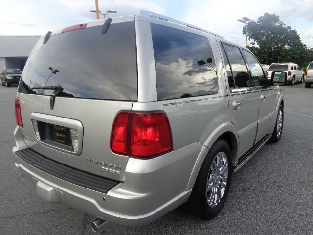 Lincoln Navigator 2WD 4dr V6 SE SUV SUV