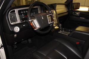 Lincoln Navigator 2007 photo 2